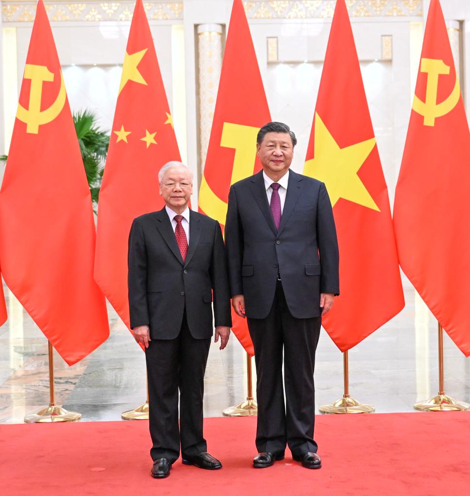 10月31日，中共中央總書記、國(guó)家主席習(xí)近平在北京人民大會(huì)堂同越共中央總書記阮富仲舉行會(huì)談。
