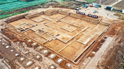 櫟陽城遺址三號古城考古發(fā)掘現(xiàn)場 西安市文物局供圖