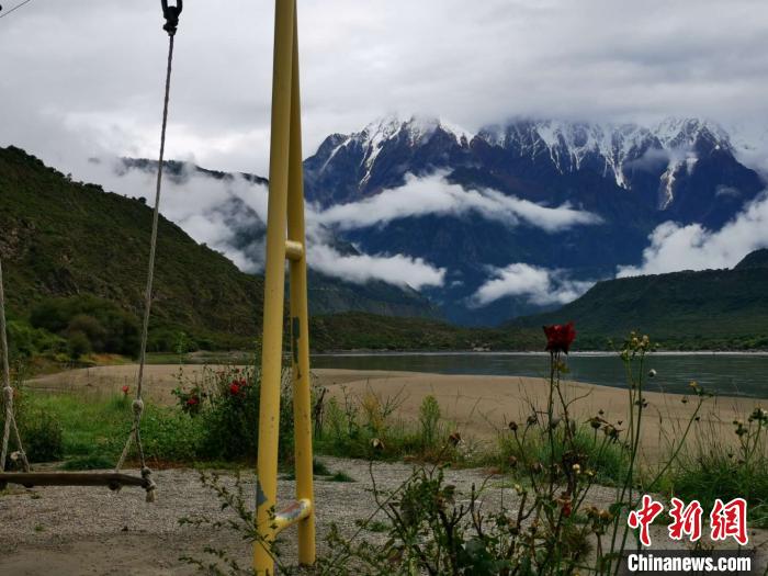 圖為雅魯藏布大峽谷旅游景區(qū)開展的游客體驗項目?！垈?攝