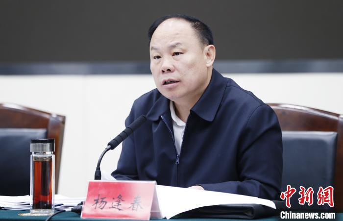 圖為青海省政府副省長楊逢春講話?！●R銘言 攝
