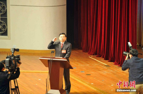 1月15日，在福建省第十二屆人民代表大會第四次會議上，于偉國當(dāng)選為新一任福建省人民政府省長。張斌 攝